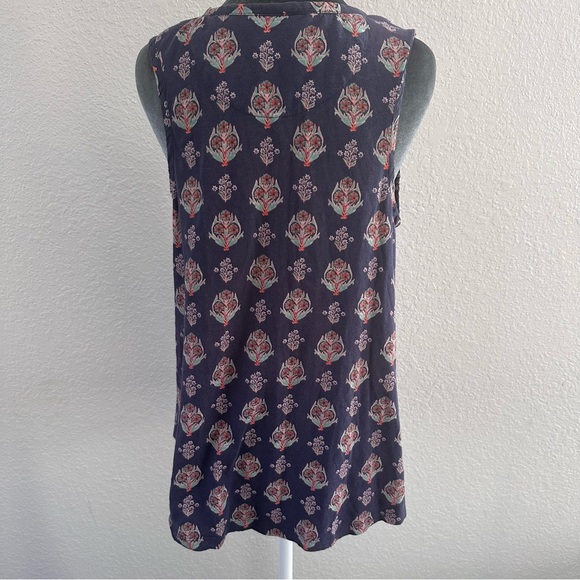 Maeve by Anthropologie Floral V-Neck Button Front Top Medium - Picture 4 of 9